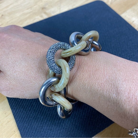 Michael Kors Silver Tortoise Shell Zirconia Chunky Link Toggle Chain Bracelet - Picture 2 of 6